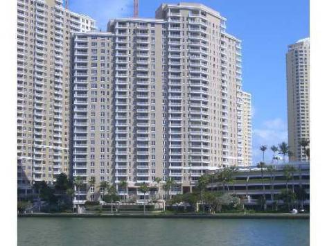 Courvoisier Courts, Brickell Key
